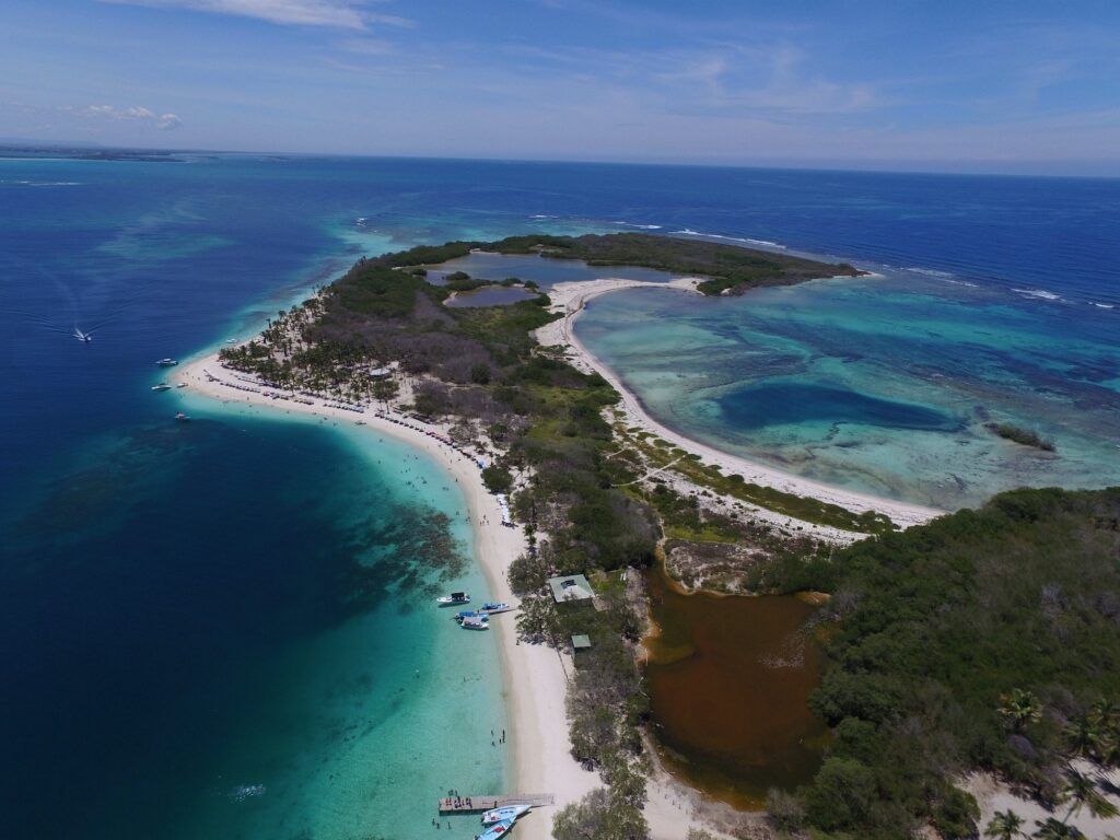 Fin de Semana Playero: Especial Cayo Sombrero y Juanes